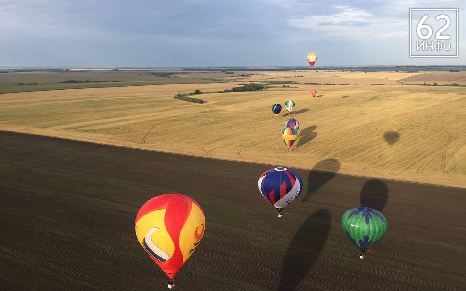 Фоторепортаж: пилоты «Неба России» пролетели на воздушных шарах над Рязанской областью - 62ИНФО Фоторепортаж: пилоты «Неба России» пролетели на воздушных шарах над Рязанской областью - 62ИНФО