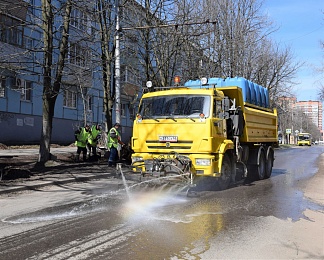 Рязанская НПК провела субботник на улице Полетаева в честь 80-летия Победы