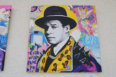 В библиотеке Есенина открылась выставка портретов писателей в стиле поп-арт