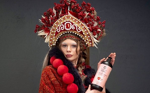 В Москве показали модный образ в рязанском кокошнике