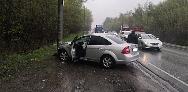 Водитель Lada пострадал в ДТП с Ford на трассе М-5 в Рязани  - 62ИНФО Водитель Lada пострадал в ДТП с Ford на трассе М-5 в Рязани