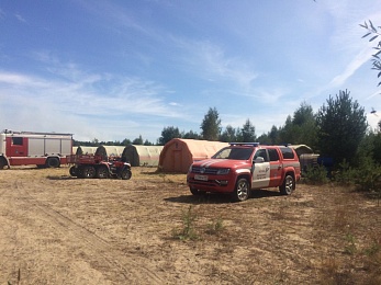 Фоторепортаж: лагерь пожарных в зоне ЧС — Деулино Рязанского района