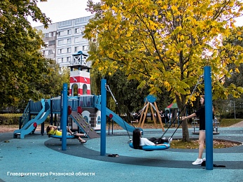 В Парке морской славы в Рязани установили детскую площадку с маяком