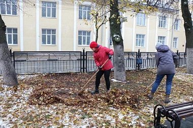 В Рязани собрали 10 тонн листвы на месячнике по уборке города