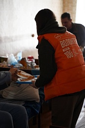 В Рязанском военном госпитале бойцам СВО показали концерт и угостили пирогами - 62ИНФО В Рязанском военном госпитале бойцам СВО показали концерт и угостили пирогами