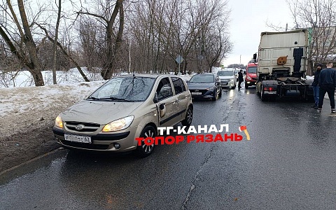 В Рязани 5 машин попали в ДТП на Прижелезнодорожной улице