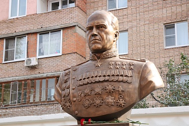 На территории военкомата в Рязани открыли «Аллею Российской Славы»