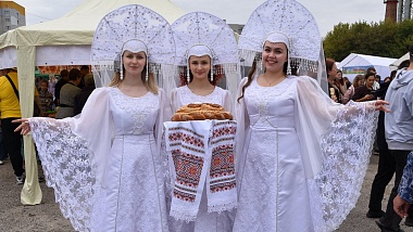 Рекордный урожай и праздник: в Рязанской области прошли «Спожинки»