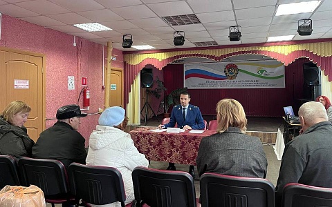 Клепиковцы пожаловались зампрокурору на мошенников и сломанный светофор