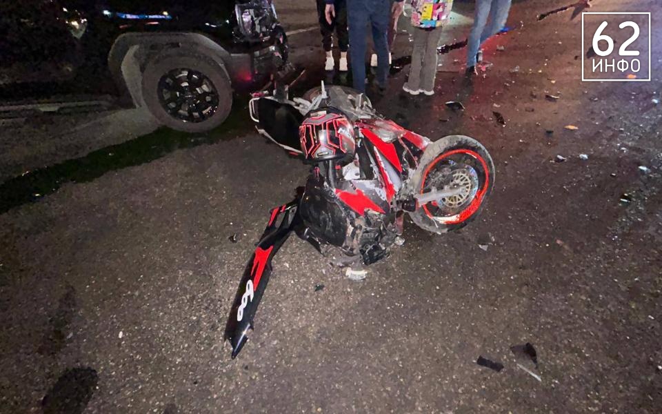 Мотоциклист пострадал в аварии с легковушкой в Рязани - 62ИНФО