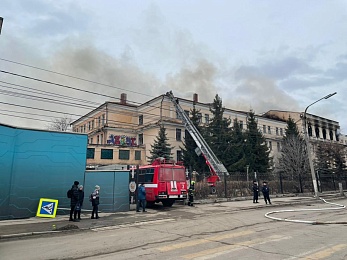 Пожар в здании училища связи в Рязани. Фоторепортаж