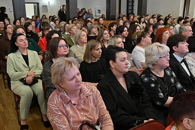 90 педагогов поборются за победу в региональных профессиональных конкурсах