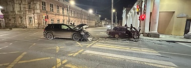 В Рязани две легковушки столкнулись на перекрёстке улицы Ленина