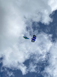 В Рязани День ВДВ отметили показательными выступлениями десантников и прыжками с парашютом