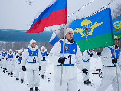 Под Рязанью встретили десантников, прошедших 7500 км на лыжах в честь юбилея училища