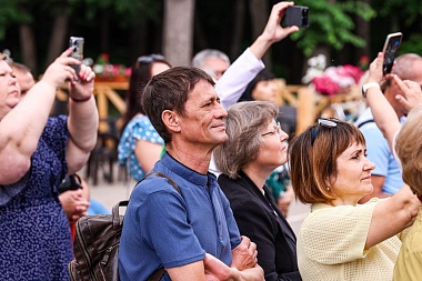 В Лесопарке концерт в День России собрал сотни рязанцев