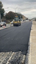 В Рязани начали асфальтировать место ремонта на улице Первомайский проспект