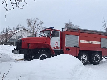 В Шумаши под Рязанью горит жилой дом