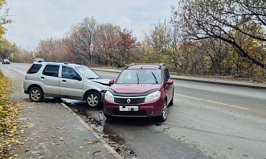 В Рязани 72-летнюю пассажирку Suzuki госпитализировали после ДТП с Renault