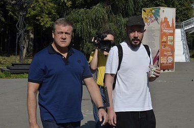 Известный дизайнер Артемий Лебедев и Николай Любимов осмотрели Лесопарк и Торговый городок - 62ИНФО Известный дизайнер Артемий Лебедев и Николай Любимов осмотрели Лесопарк и Торговый городок