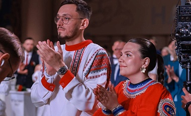 Две рязанские пары поженились на всероссийском фестивале в Москве