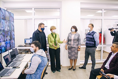 Любимов проверил работу Центра общественного наблюдения за выборами в Рязани - 62ИНФО Любимов проверил работу Центра общественного наблюдения за выборами в Рязани