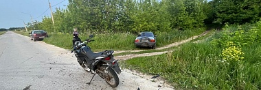 Два ребёнка на мотоцикле столкнулись с иномаркой под Рязанью