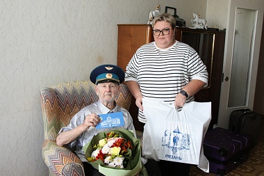 Ветеран авиации из Рязани Александр Ларин отмечает 100-летний юбилей