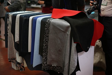 Американскому специалисту по бережливому производству показали работу кожзавода 