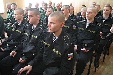 Рязанский зампред Рослякова дала напутствие двумстам срочников