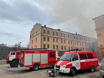Пожар в здании училища связи в Рязани. Фоторепортаж