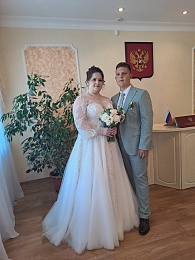 Лето любви: Рязанский ЗАГС показал фотосессии свадеб с июня по август