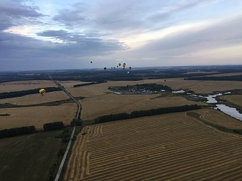 Фоторепортаж: пилоты «Неба России» пролетели на воздушных шарах над Рязанской областью - 62ИНФО Фоторепортаж: пилоты «Неба России» пролетели на воздушных шарах над Рязанской областью