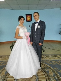 Рязанский ЗАГС показал лучшие фото молодожёнов октября-2022