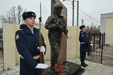 В Рязани открыли памятник защитникам Отечества