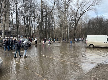 Фоторепортаж: рязанцы покоряют затопленный Лесопарк на лодках и сап-бордах - 62ИНФО Фоторепортаж: рязанцы покоряют затопленный Лесопарк на лодках и сап-бордах