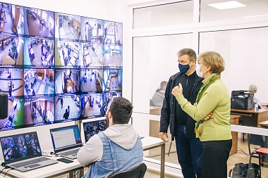 Любимов проверил работу Центра общественного наблюдения за выборами в Рязани - 62ИНФО Любимов проверил работу Центра общественного наблюдения за выборами в Рязани