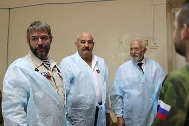 Пациентов-военнослужащих в рязанском военном госпитале поздравили с Днём ВДВ