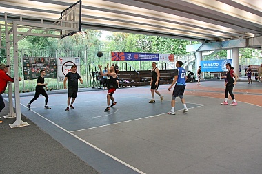 В рязанском Лесопарке отметили День физкультурника