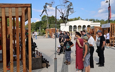 Губернатор Павел Малков посетил фестиваль кузнецов на Рязанской ВДНХ