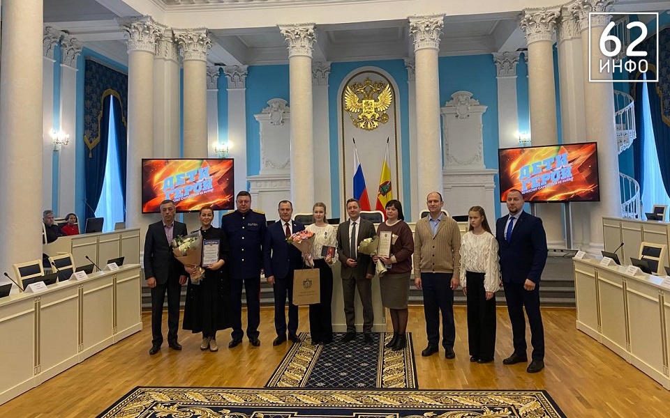 Игорь Мурог наградил Варвару Матюшкину из Скопина за спасение тонущего ребенка - 62ИНФО