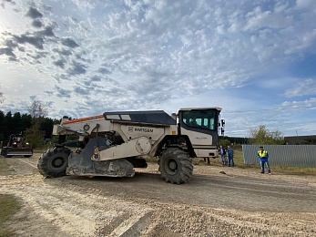 В рязанском селе дорогу к школе построили за два дня - 62ИНФО В рязанском селе дорогу к школе построили за два дня