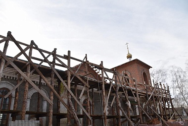 Митрополит Марк освятил колокола и купол для храма в Спасске