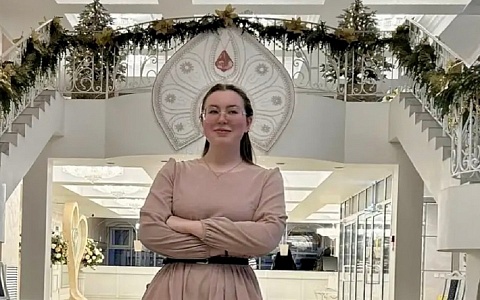 Кокошник во Дворце торжеств оставят еще на год