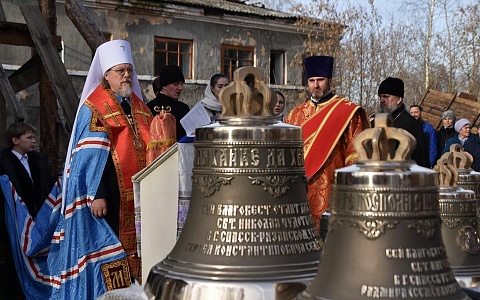 Митрополит Марк освятил колокола и купол для храма в Спасске