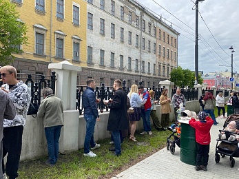 В Рязани у кремля 9 Мая открыли полевую кухню и показали трофейную технику