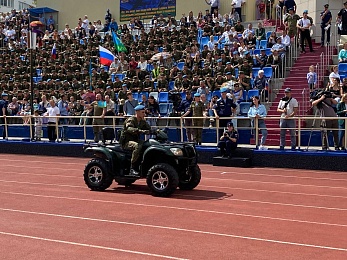 В Рязани День ВДВ отметили показательными выступлениями десантников и прыжками с парашютом