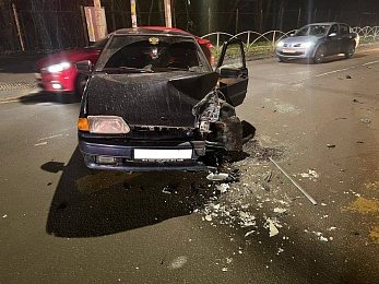 В Рязани водительница Renault Logan пострадала в ДТП с ВАЗ-211440