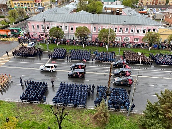 В Рязани более 20 тысяч горожан прошли в строю «Бессмертного полка» - 62ИНФО В Рязани более 20 тысяч горожан прошли в строю «Бессмертного полка»