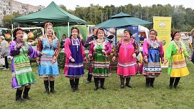 Рекордный урожай и праздник: в Рязанской области прошли «Спожинки»